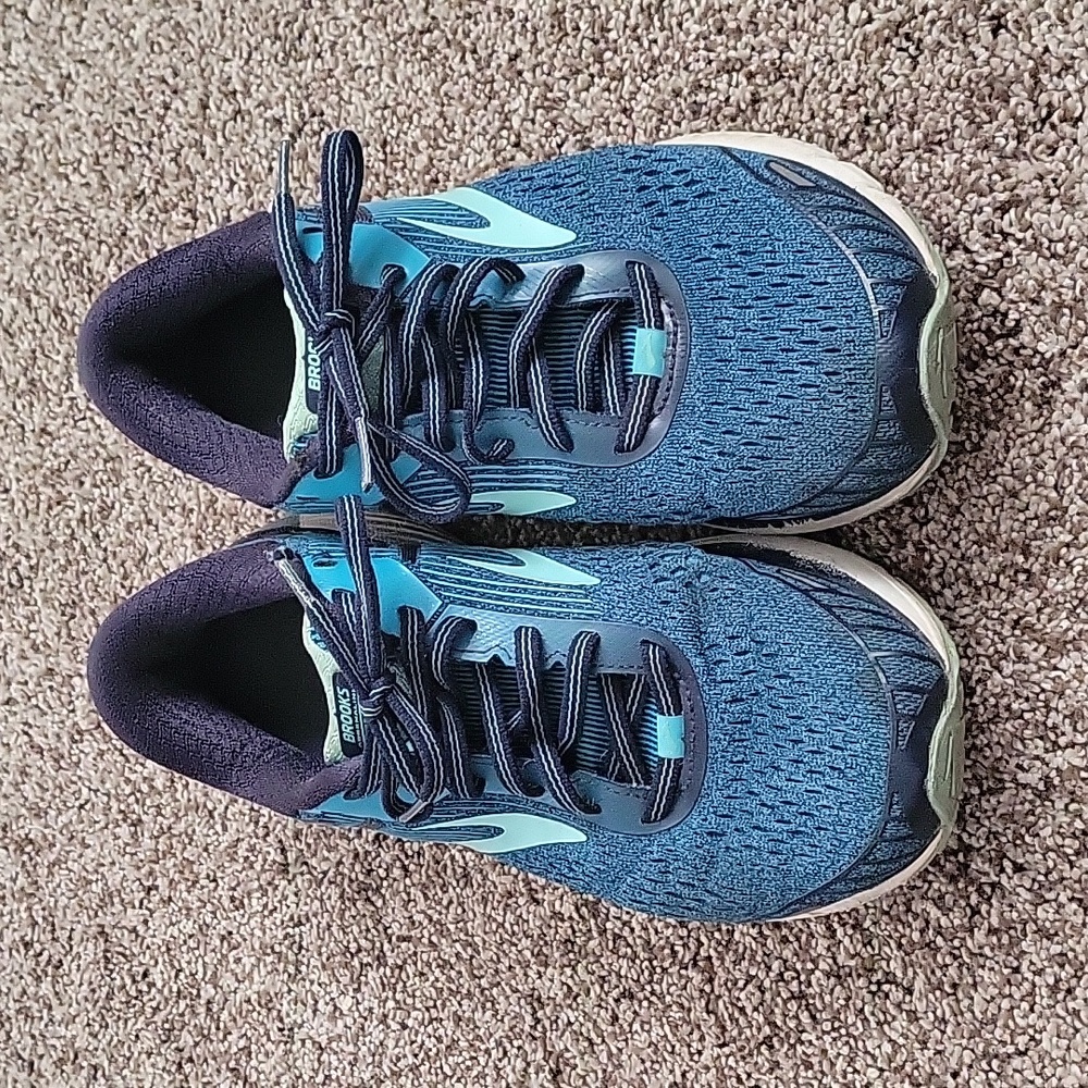 Brooks sneakers